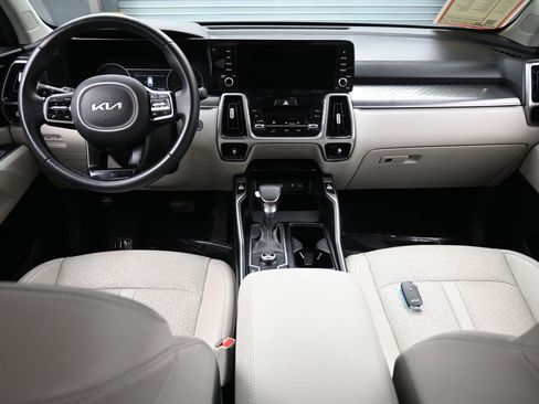 Used 2023 Kia Sorento S image 41