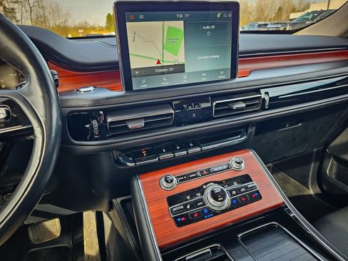 Used 2022 Lincoln Aviator Reserve w/ Equipment Group 201A AWD/4WD image 23