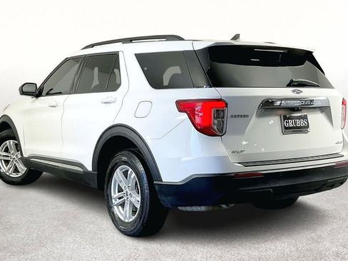 Used 2022 Ford Explorer XLT image 17
