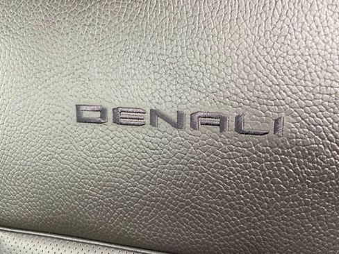 Used 2025 GMC Yukon Denali AWD/4WD image 14