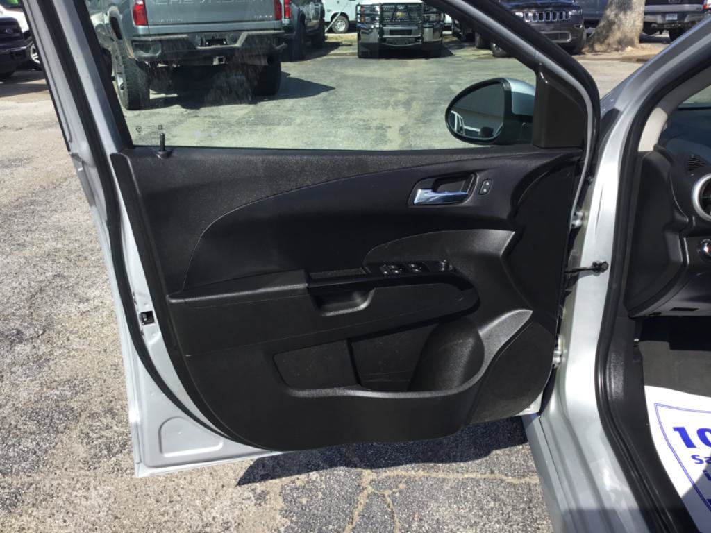 Used 2018 Chevrolet Sonic LT w/ RS Package FWD image 25