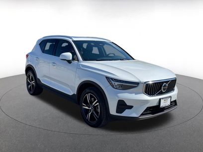 Used 2024 Volvo XC40 B5 Core