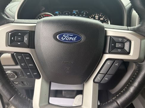 Used 2019 Ford F150 Lariat w/ FX4 Off-Road Package AWD/4WD image 17