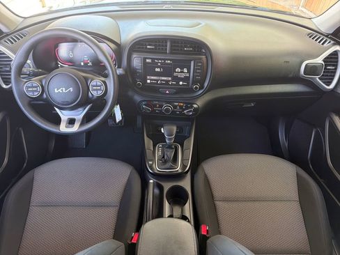 Used 2025 Kia Soul LX FWD image 20