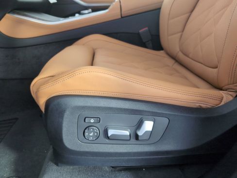 Used 2026 BMW X5 sDrive40i w/ Premium Package image 11