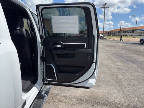 New 2026 RAM 2500 Laramie AWD/4WD image 29