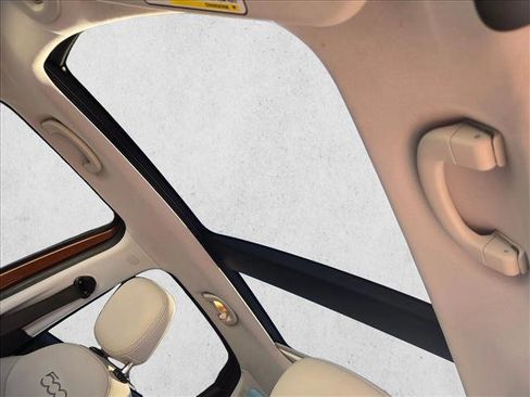 Used 2018 FIAT 500L Trekking w/ Popular Equipment Group image 18