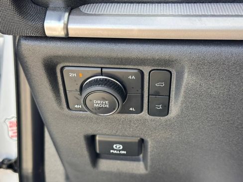 Used 2025 Ford Expedition Active AWD/4WD image 35