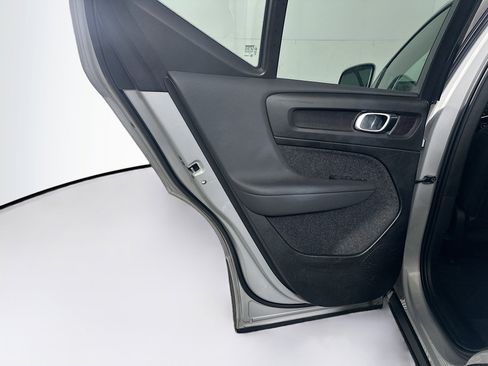Used 2025 Volvo XC40 B5 Core AWD/4WD image 28