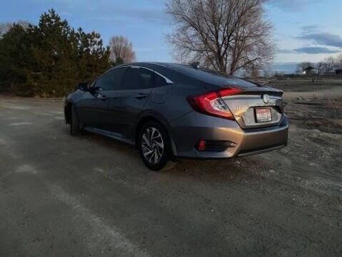 Used 2017 Honda Civic EX image 4