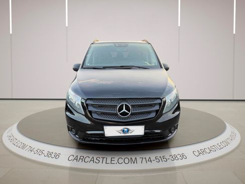 Used 2016 Mercedes-Benz Metris Passenger image 8