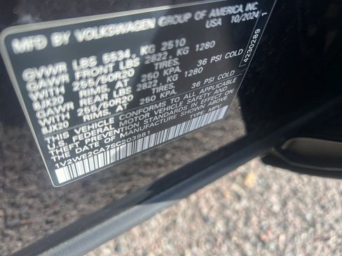 Used 2025 Volkswagen Atlas Cross Sport SE FWD image 30