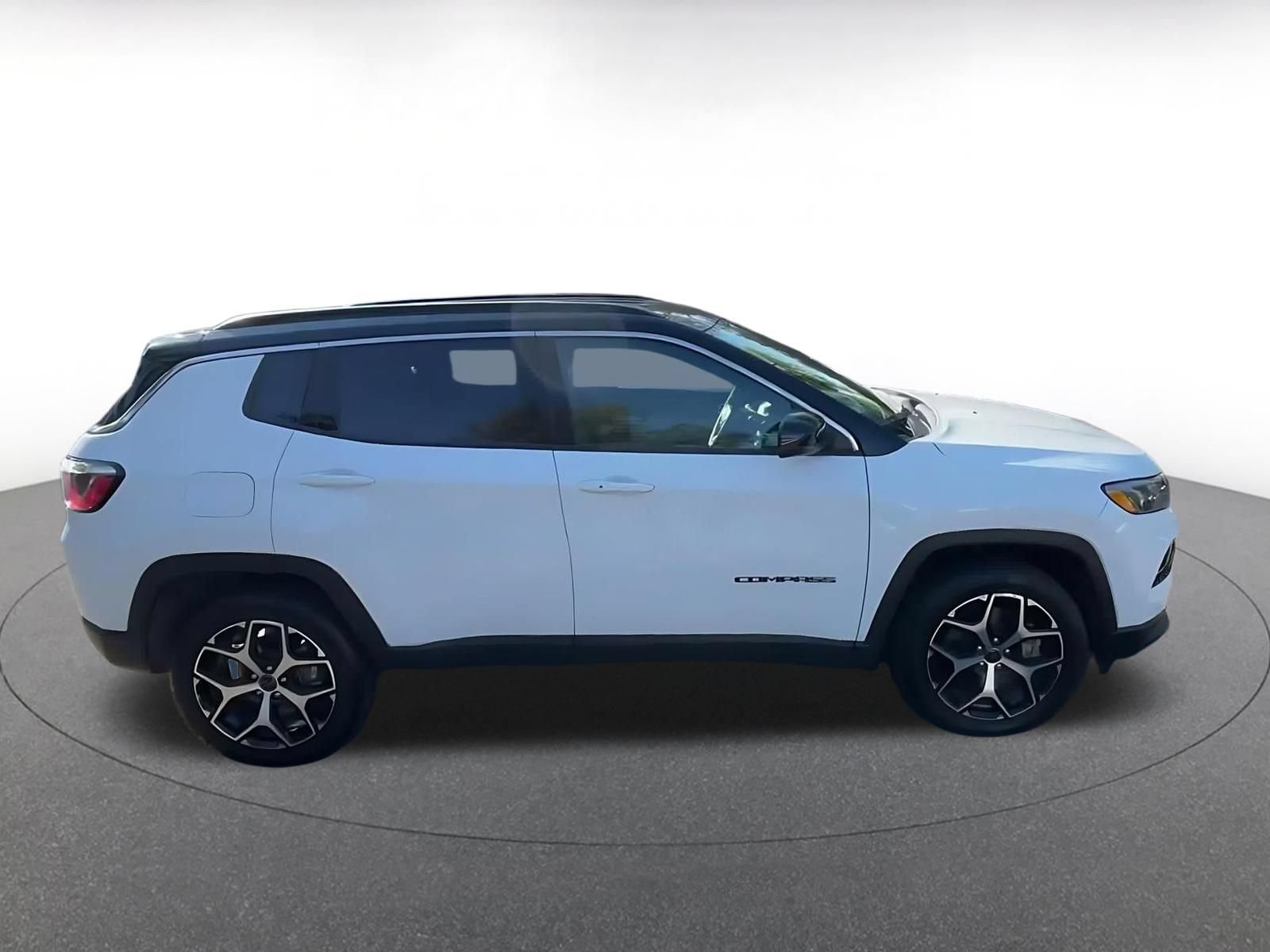 Used 2025 Jeep Compass Limited AWD/4WD image 15