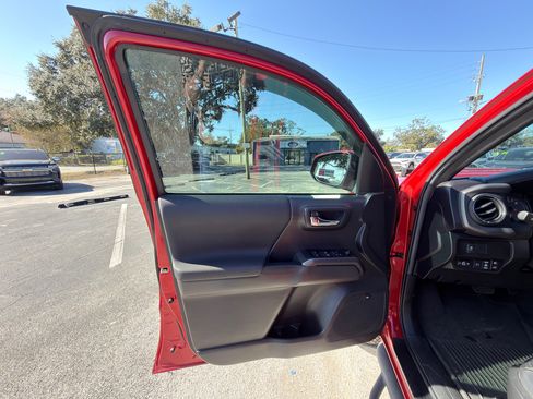 Used 2022 Toyota Tacoma TRD Sport w/ TRD Premium Sport Package image 16