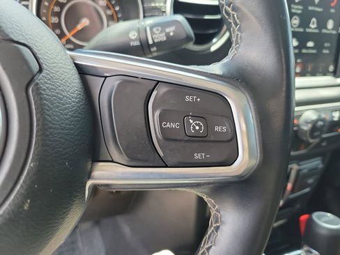 Used 2021 Jeep Gladiator Overland w/ Popular Equipment Package AWD/4WD image 19