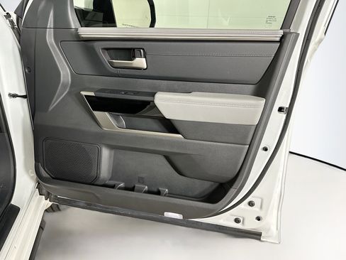 Used 2024 Toyota Tundra Limited image 32