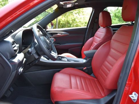 Used 2025 Dodge Hornet GT w/ GT Plus Package AWD/4WD image 12