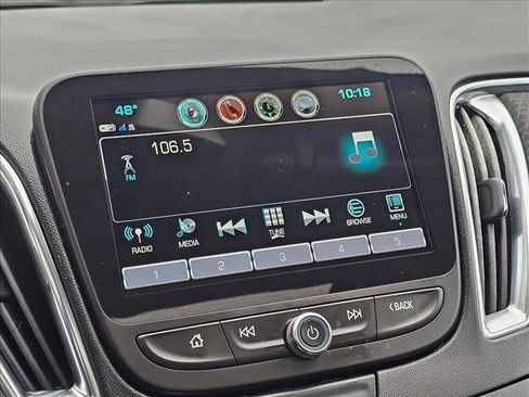 Used 2018 Chevrolet Malibu LT FWD image 23