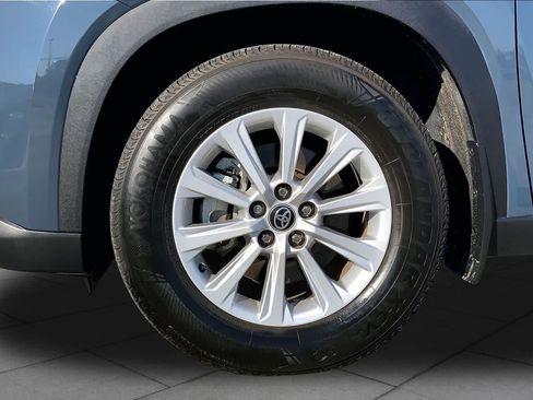 Used 2024 Toyota Grand Highlander AWD image 11