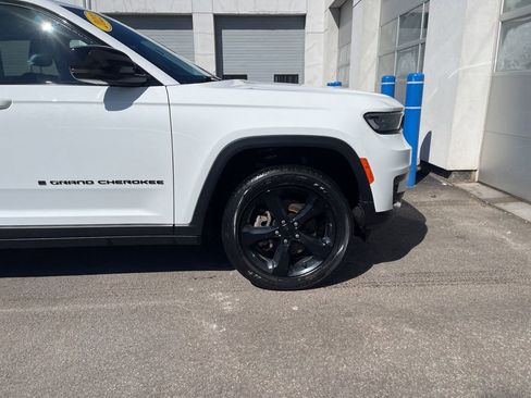 Used 2023 Jeep Grand Cherokee L Laredo image 9