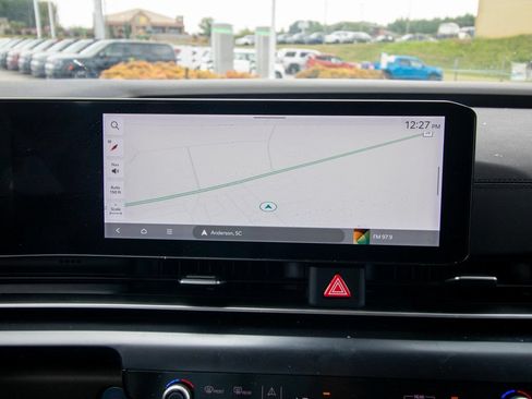 Used 2025 Kia Carnival FWD image 30