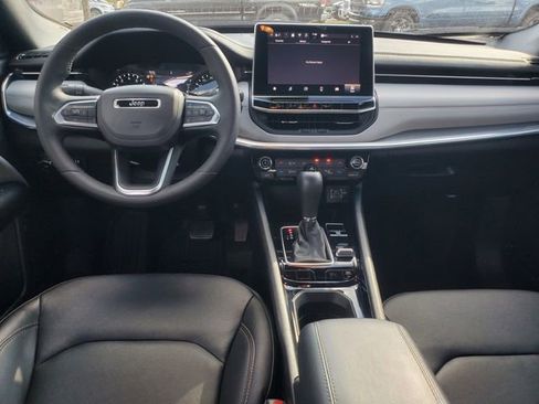 Used 2024 Jeep Compass Limited image 27