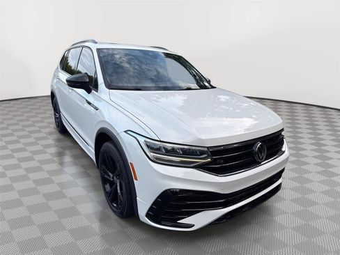 Used 2023 Volkswagen Tiguan SE R-Line FWD image 4