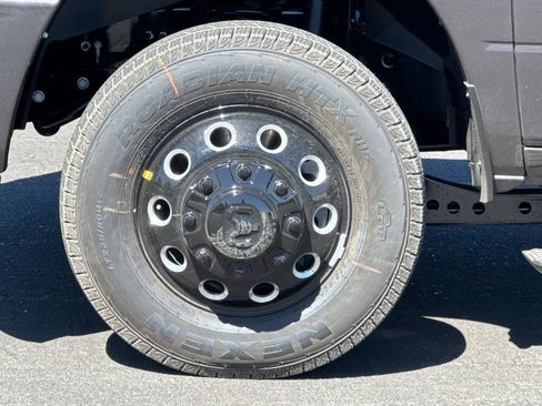 New 2026 RAM 3500 Laramie AWD/4WD image 24