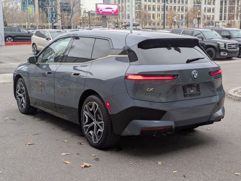 Used 2022 BMW iX xDrive50 w/ Premium Package image 5