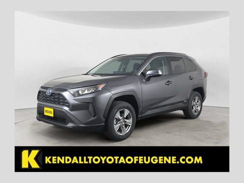 Used 2022 Toyota RAV4 LE AWD/4WD image 1
