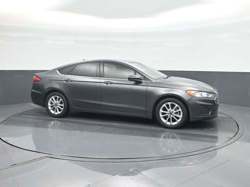 Used 2020 Ford Fusion SE FWD image 11