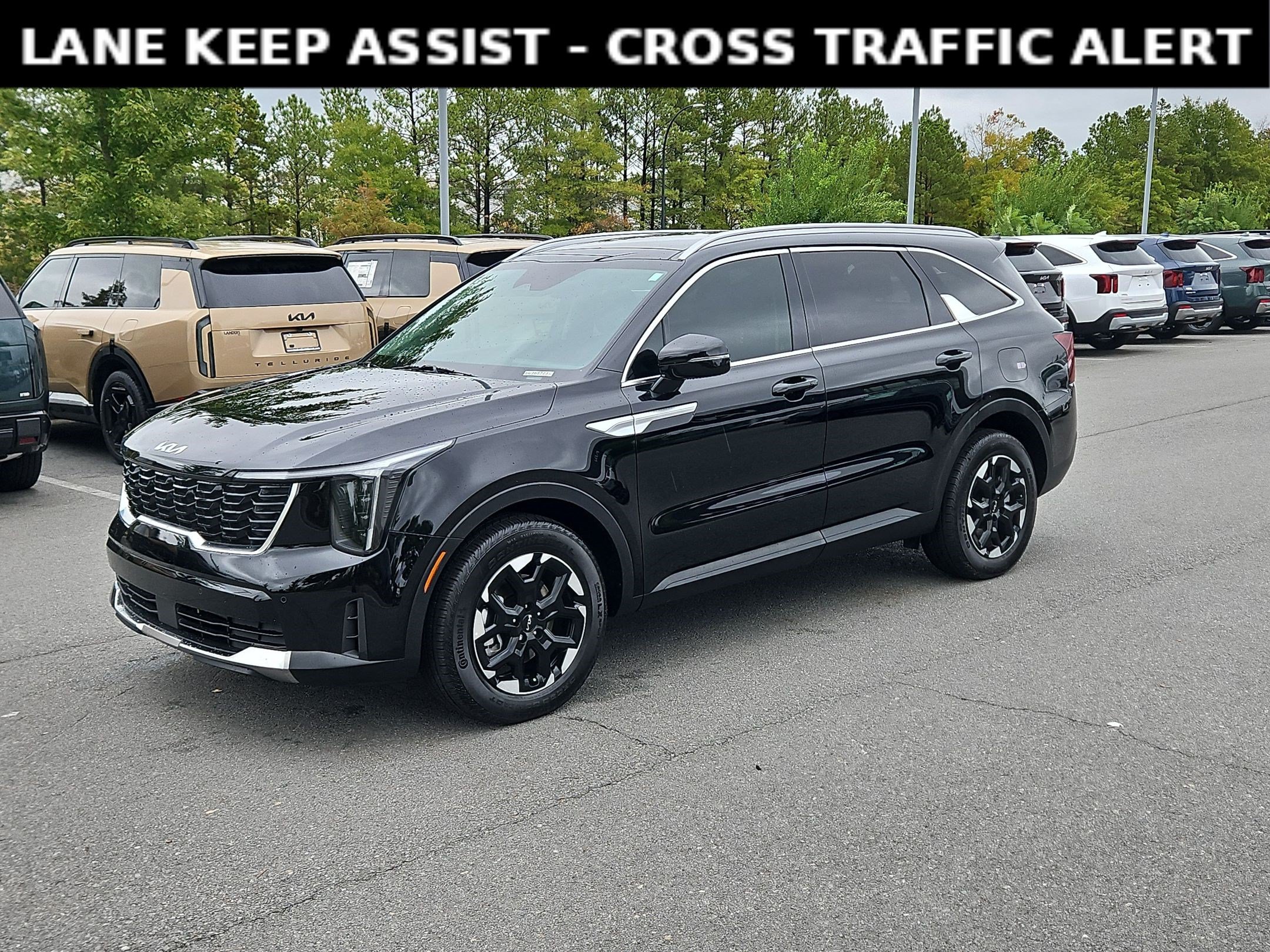 Used 2025 Kia Sorento S w/ Panoramic Sunroof Package FWD image 3