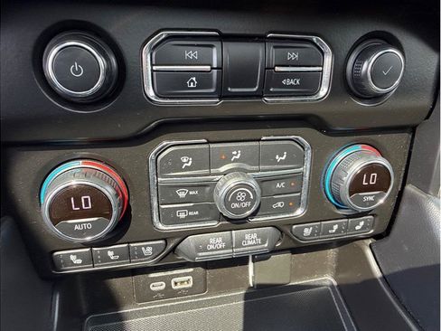 Used 2021 Chevrolet Tahoe High Country AWD/4WD image 26