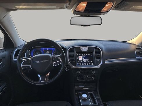 Used 2019 Chrysler 300 Touring w/ Sport Appearance Package image 18