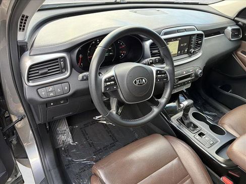 Used 2019 Kia Sorento SX image 14