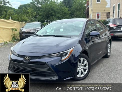 Used 2025 Toyota Corolla LE FWD image 1