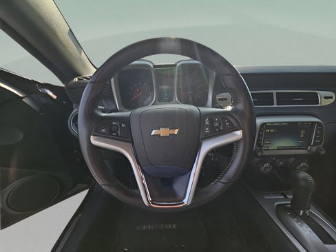 Used 2015 Chevrolet Camaro LT RWD image 17