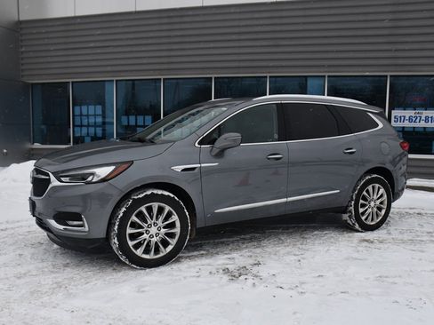 Used 2021 Buick Enclave Premium image 2