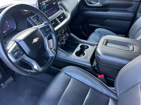 Used 2023 Chevrolet Suburban Premier image 10