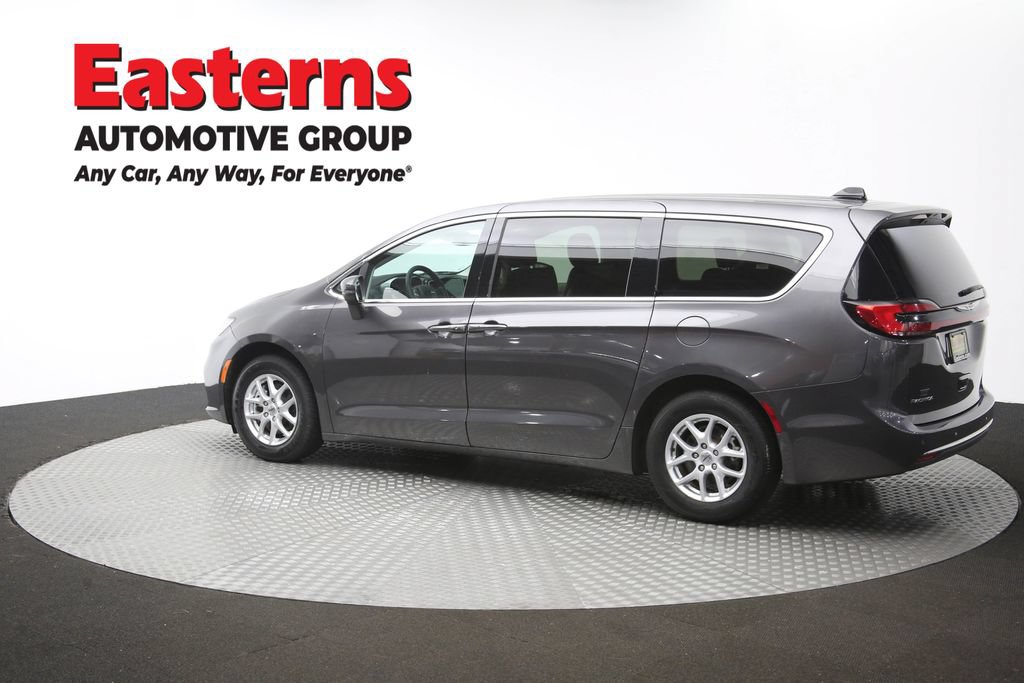 Used 2023 Chrysler Pacifica Touring-L FWD image 65