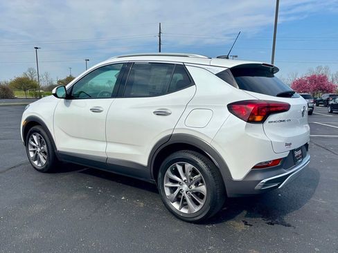 Used 2023 Buick Encore GX Essence w/ Experience Buick Package FWD image 5