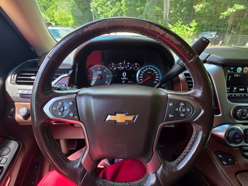Used 2018 Chevrolet Suburban Premier AWD/4WD image 9
