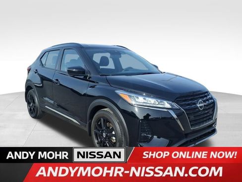 Used 2024 Nissan Kicks SR image 2