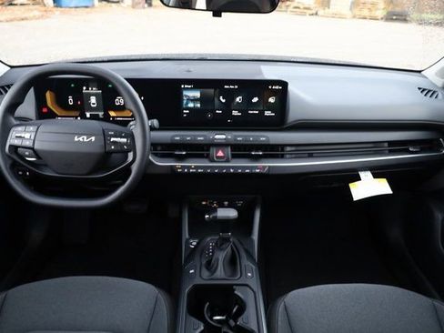 New 2025 Kia K4 LXS image 15