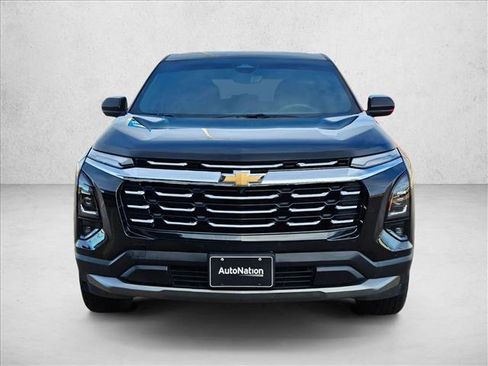 Used 2025 Chevrolet Equinox LT w/ Safety and Technology Package image 2