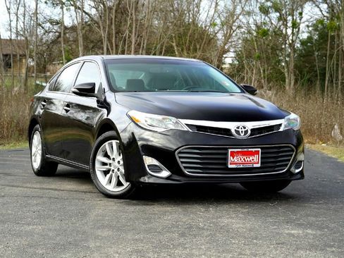 Used 2015 Toyota Avalon XLE image 1
