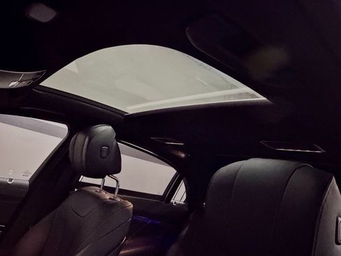 Used 2015 Mercedes-Benz S 550 Sedan image 26