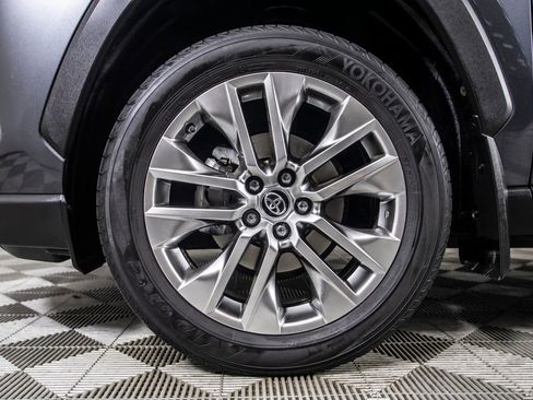 Used 2019 Toyota RAV4 Limited image 36