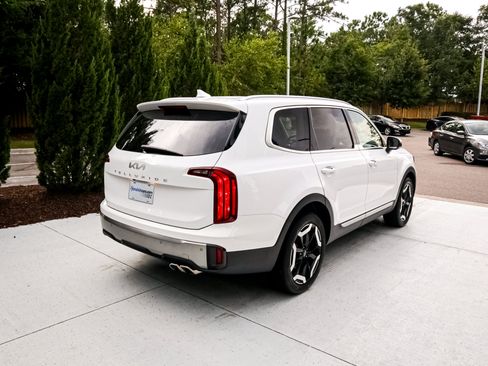 Used 2025 Kia Telluride S FWD image 10