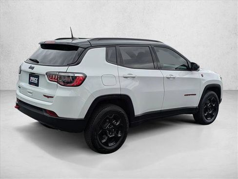 Used 2024 Jeep Compass Trailhawk AWD/4WD image 5